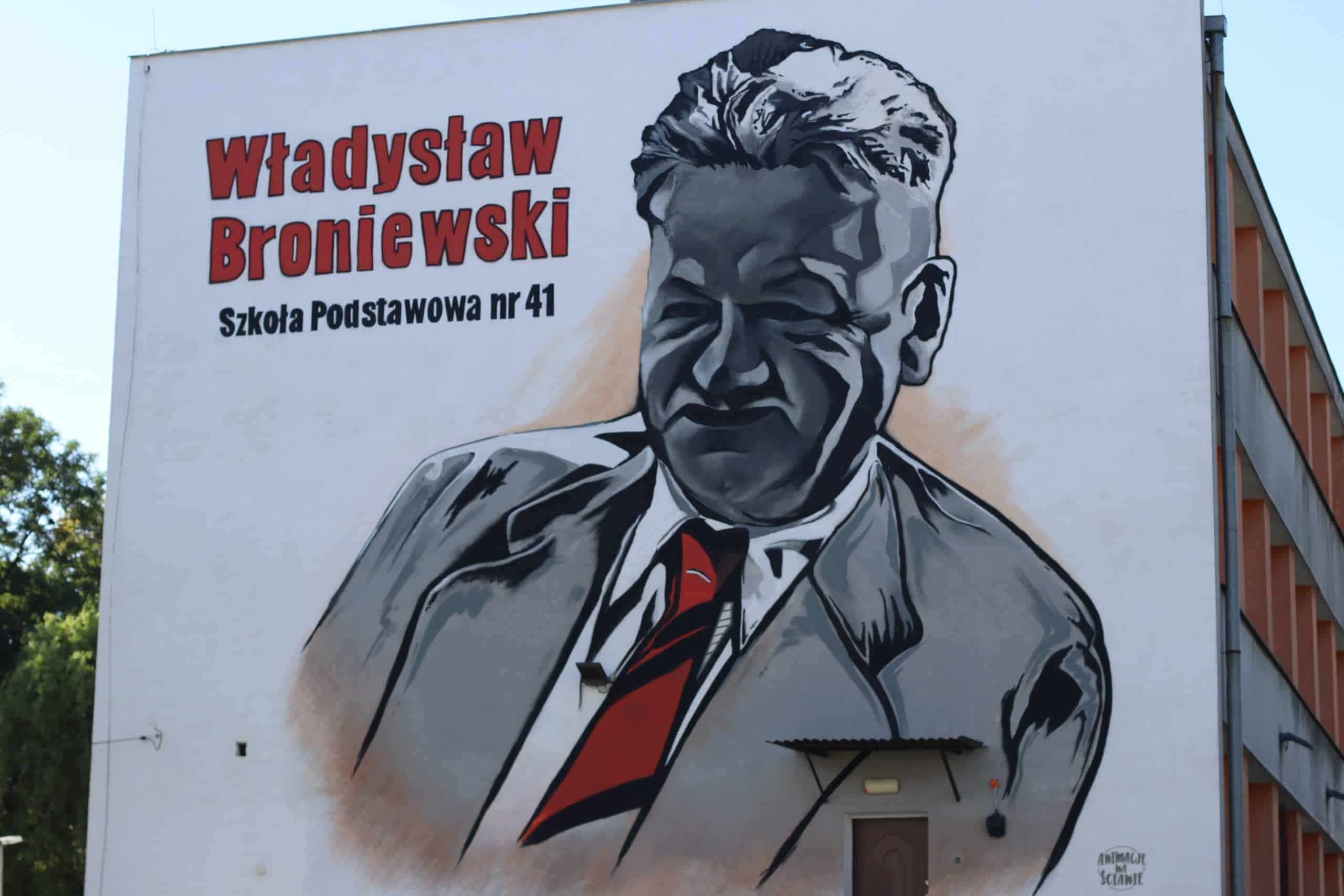 mural z patronem szkoły