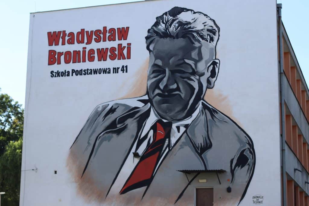 mural z patronem szkoły